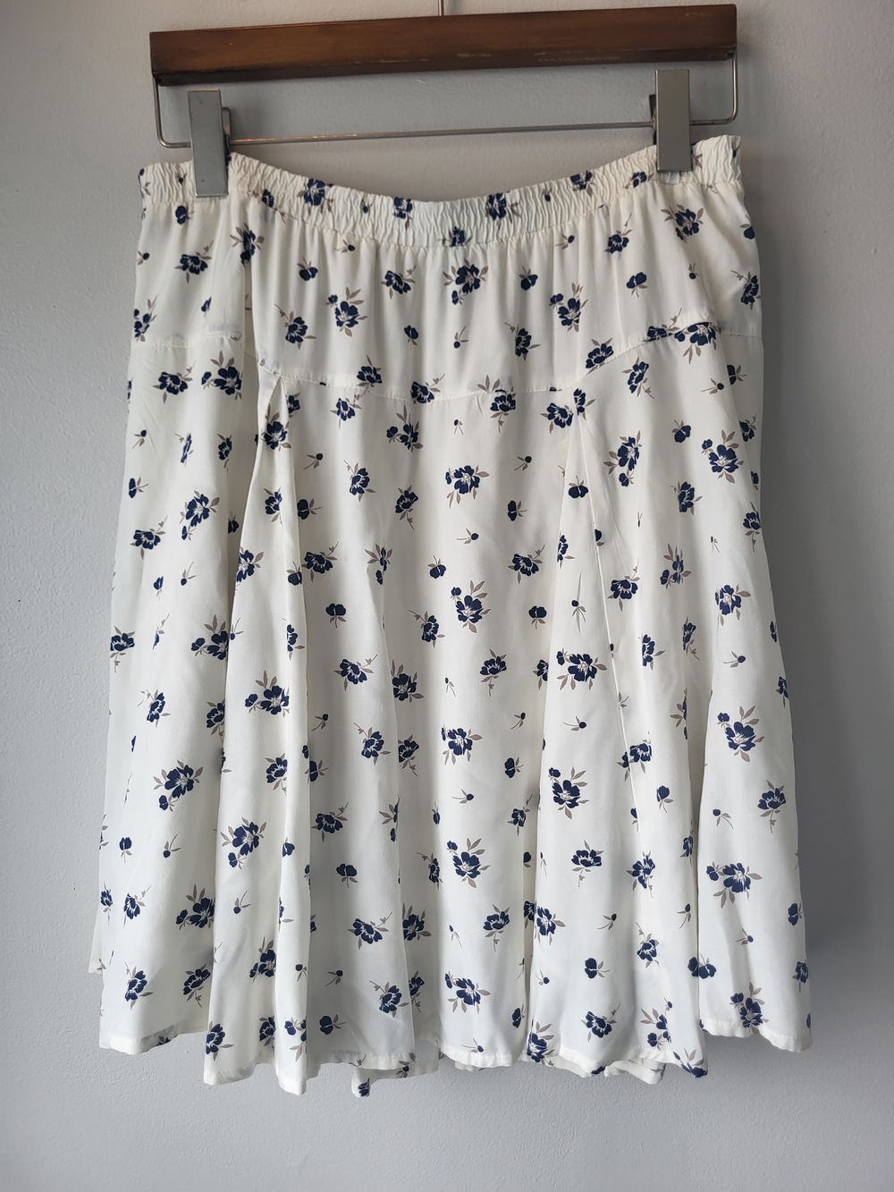 Old Navy White Floral Flowy Mini Summer Girly Garden Girl Countryside Chic Skirt
